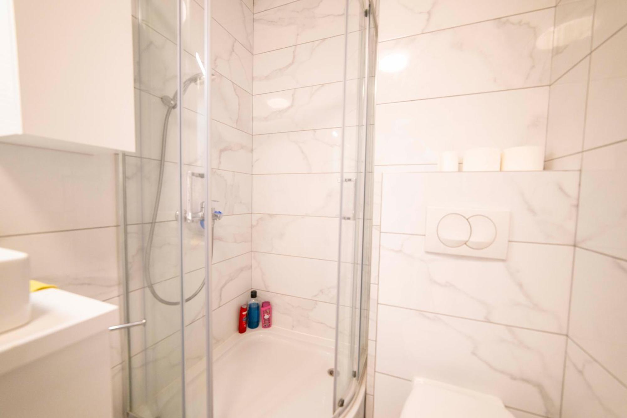 Apartment 5 Star Lukavica Dış mekan fotoğraf
